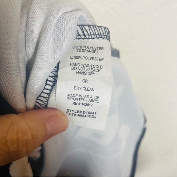 Soprano Cut-out Black/White Floral Dress NWT Size: M - Picture 6 of 6